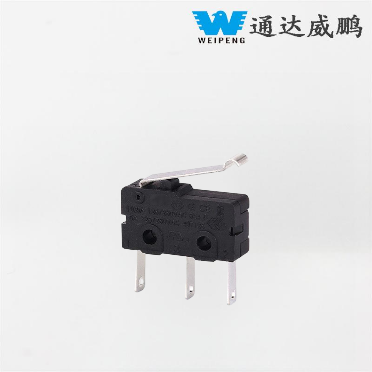 Väike tolmukindel kolmepooluseline lüliti