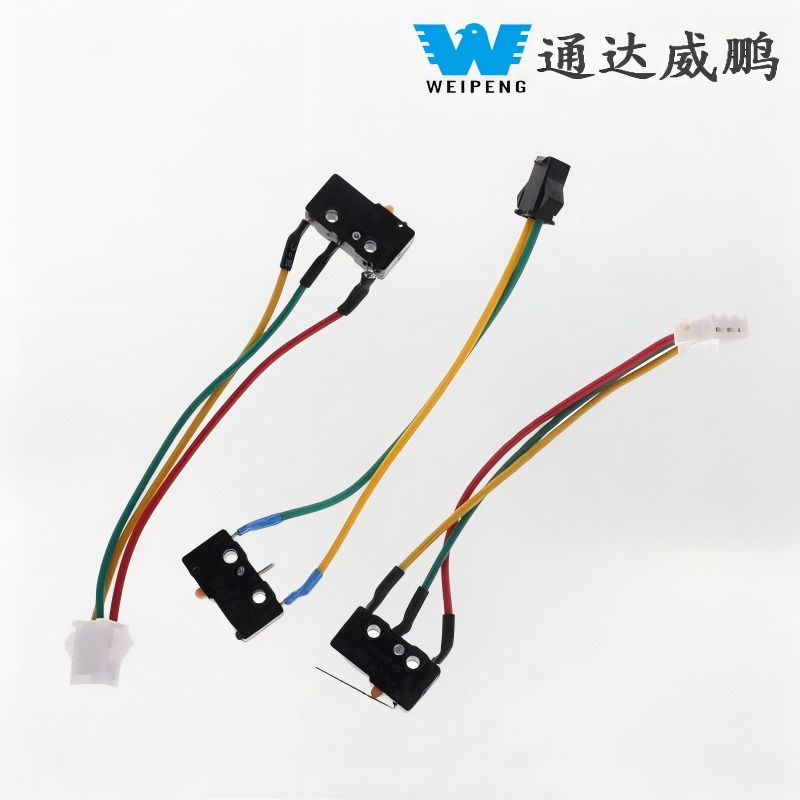 Kolmerealine impulsssüütelüliti