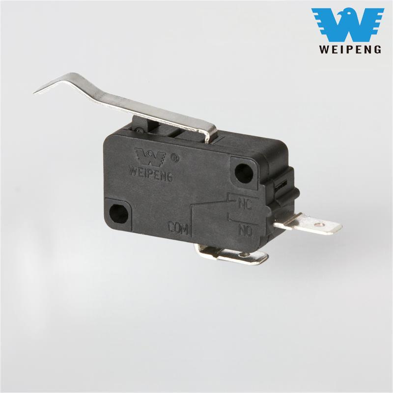 Kahe klemmi käepidemega hõbedane kontakt, tavaliselt avatud veesoojendi mikrolüliti