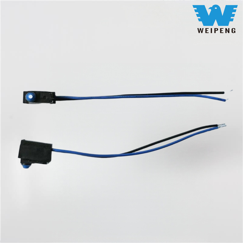 Veekindel tihvti tüüpi surunupuga mikrolüliti koos juhtmetega